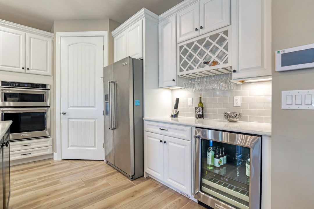 9373 Surfbird Ct, Naples, FL 34120