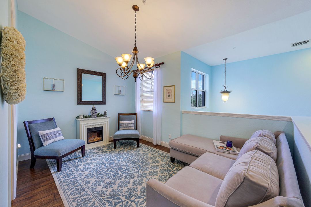 1355 Mariposa Cir  #6-202, Naples, FL 34105