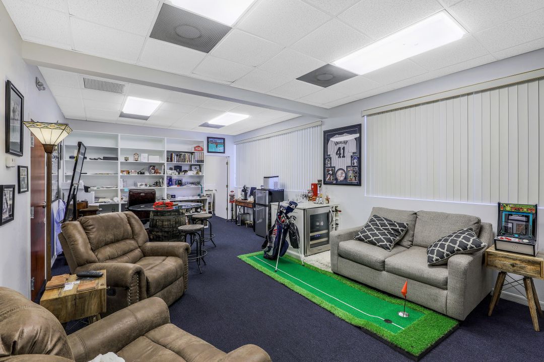 5430 Jaeger Rd, Naples, FL 34109