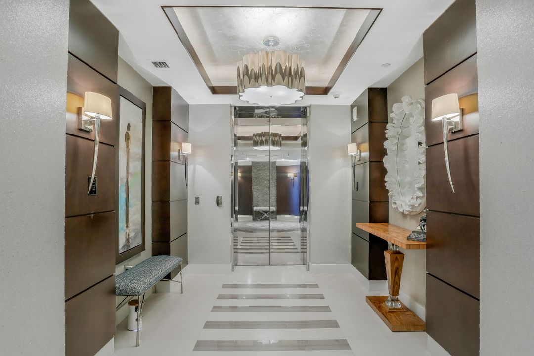 11125 Gulf Shore Dr #701, Naples, FL 34108