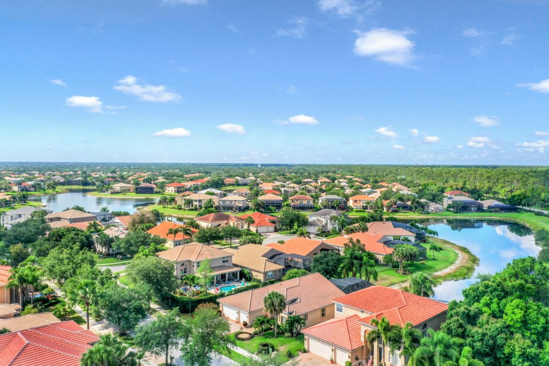 1427 King Sago Ct, Naples, FL 34119