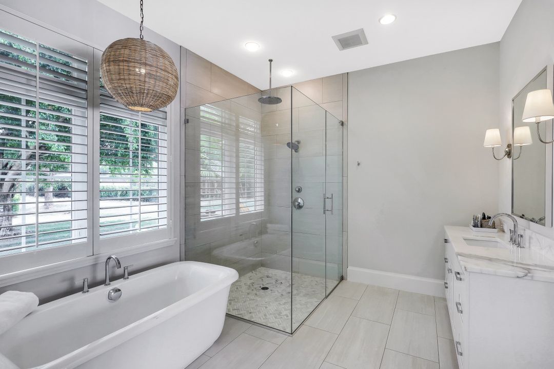 6730 Daniels Rd, Naples, FL 34109