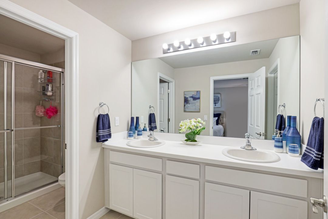 15359 Wildflower Cir, Naples, FL 34119