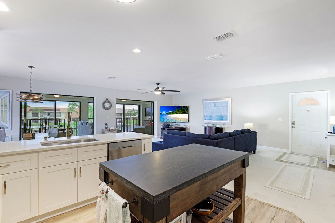 3703 SE 10th Ave, Cape Coral, FL 33904