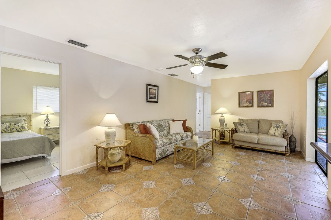 2002 SE 6th Ave, Cape Coral, FL 33990