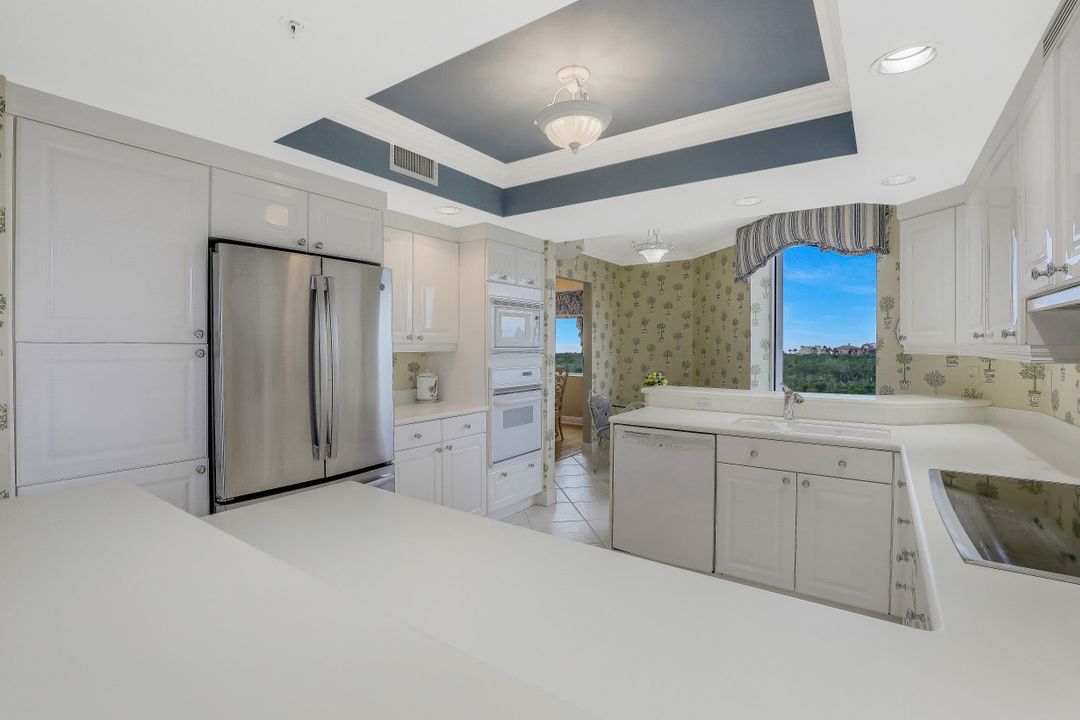 7225 Pelican Bay Blvd #605, Naples, FL 34108