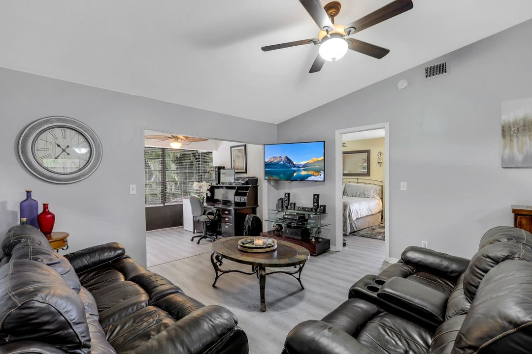 2091 Pine Isle Ln, Naples, FL 34112