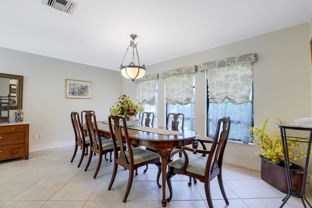 2326 Kings Lake Blvd, Naples, FL 34112