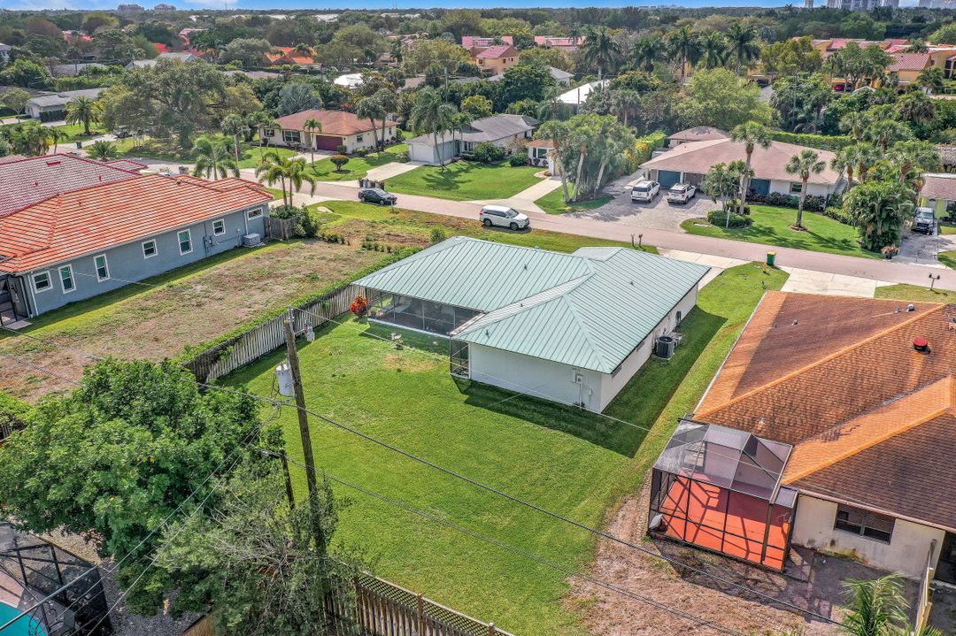 541 92nd Ave N, Naples, FL 34108