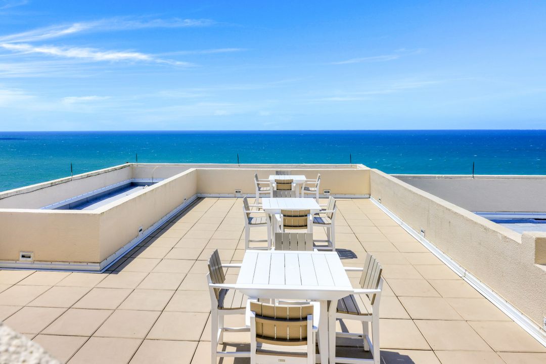 4301 Gulf Shore Blvd N #1700, Naples, FL 34103