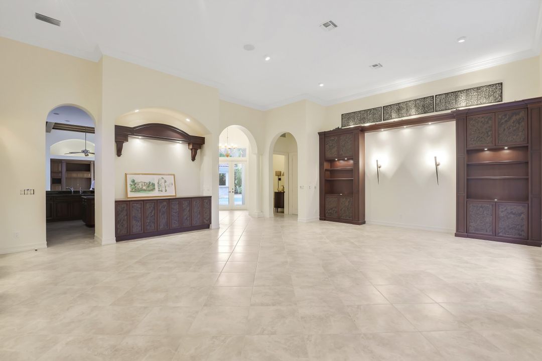 9155 Torrefino Ct, Naples, FL 34109