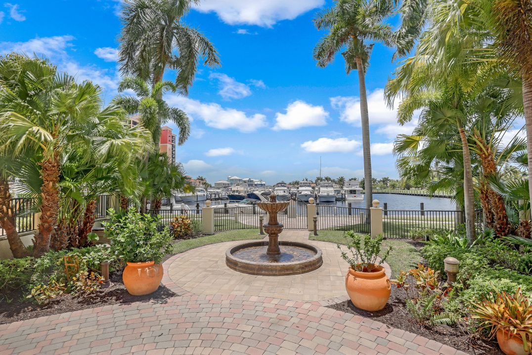 5706 Cape Harbour Dr #110, Cape Coral, FL 33914