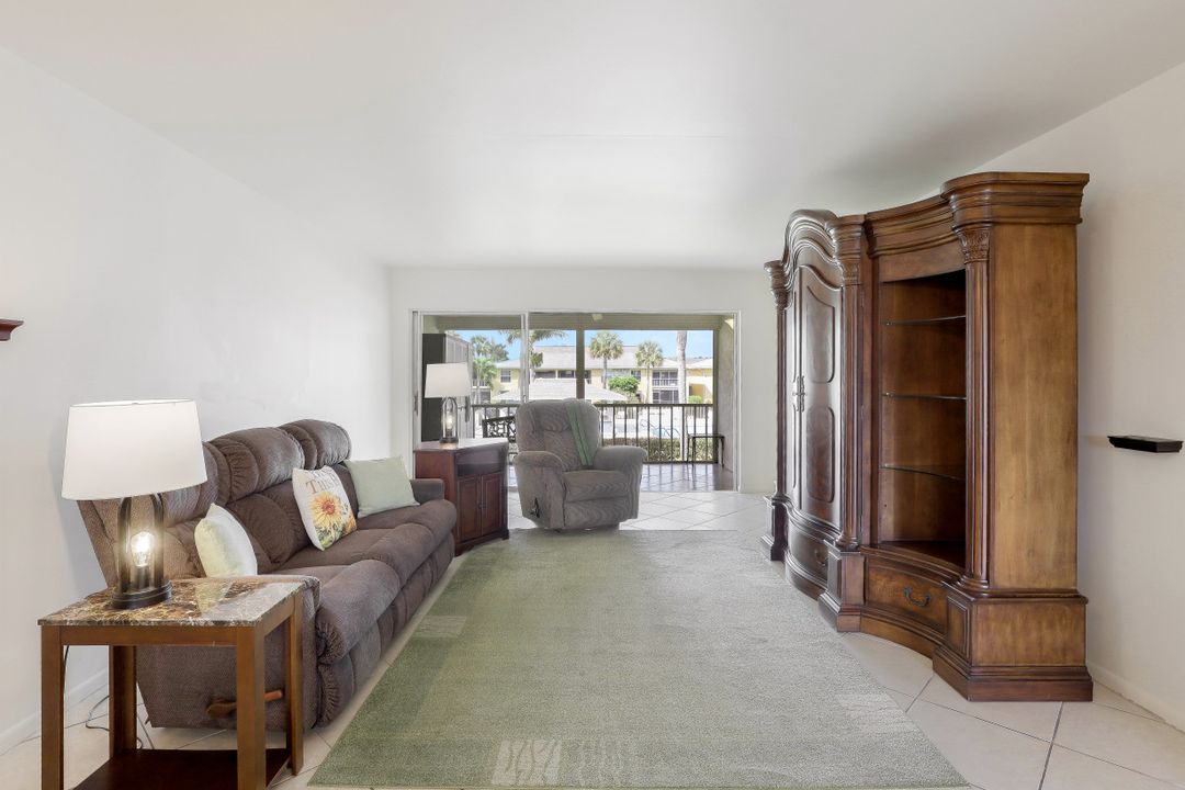 351 Charlemagne Blvd #A205, Naples, FL 34112