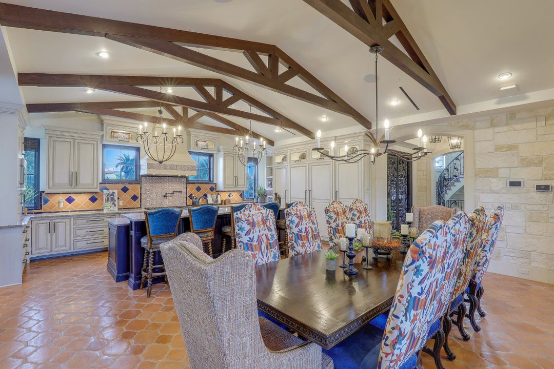 10080 Gulf Shore Dr, Naples, FL 34108