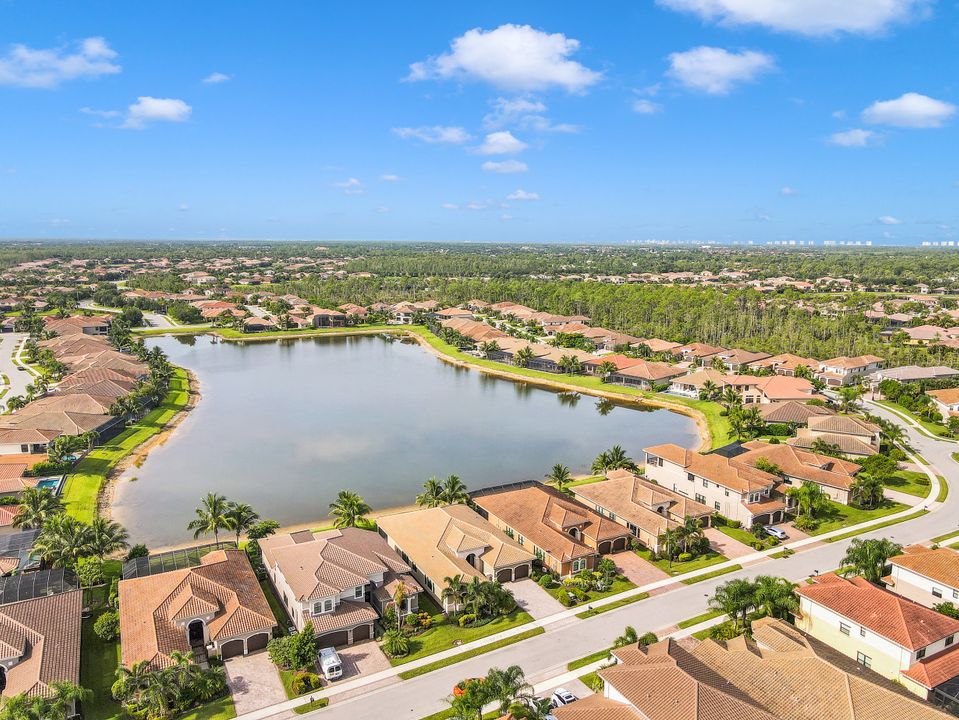 2915 Cinnamon Bay Cir, Naples, FL 34119