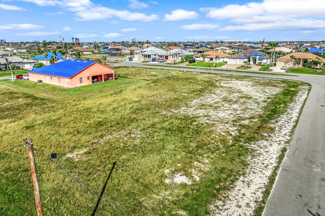 10 SW 33rd Ave, Cape Coral, FL 33991