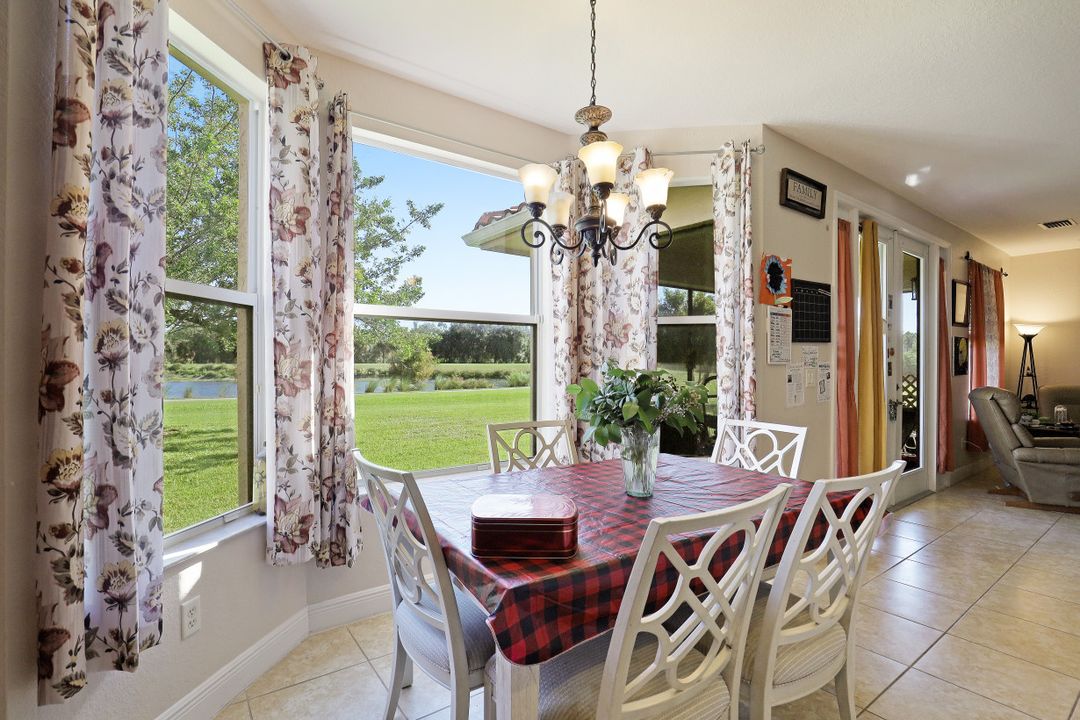 1697 Birdie Dr, Naples, FL 34120