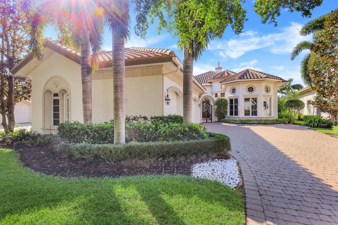 10590 Via Milano Dr, Miromar Lakes, FL 33913