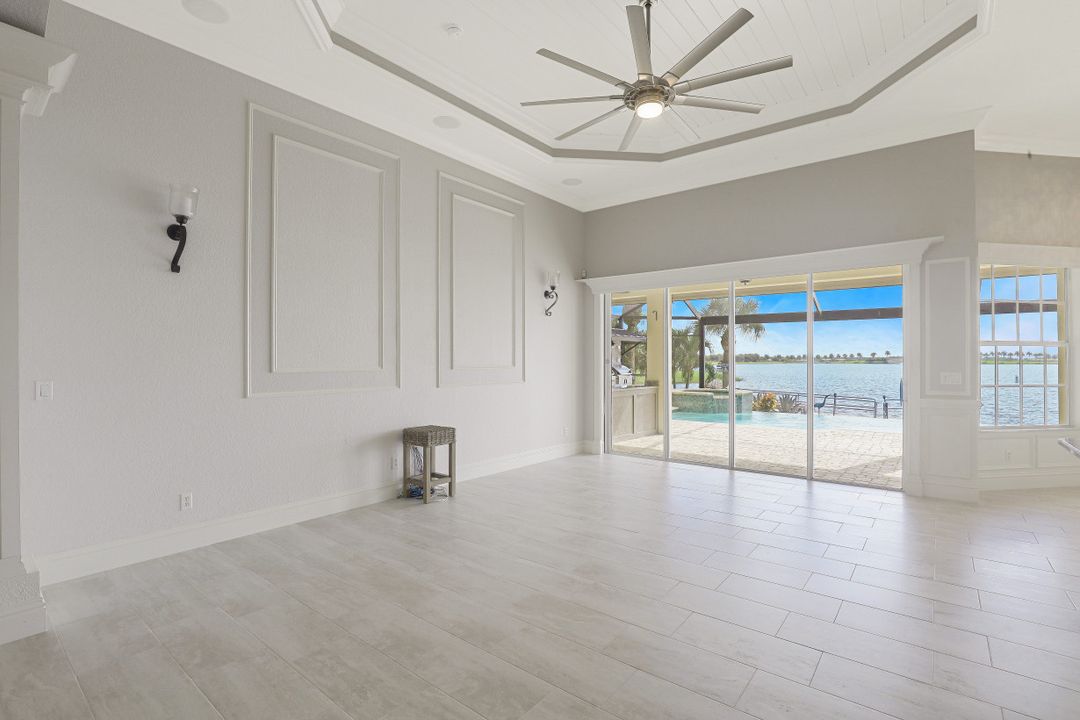 8826 Spinner Cove Ln, Naples, FL 34120