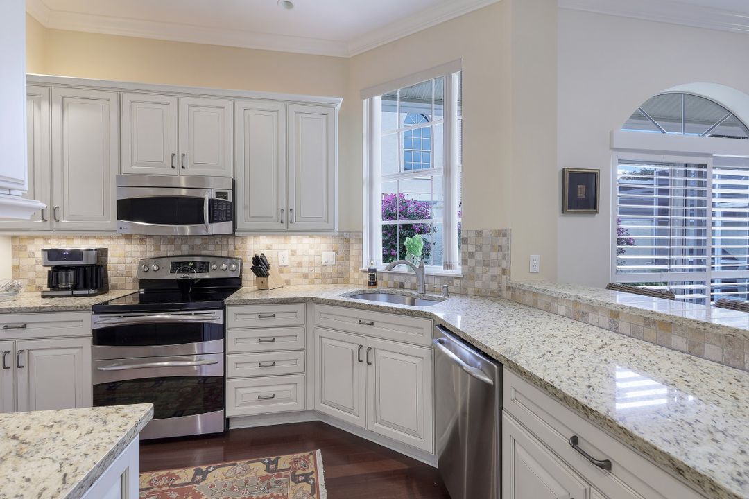 2208 Paget Cir, Naples, FL 34112