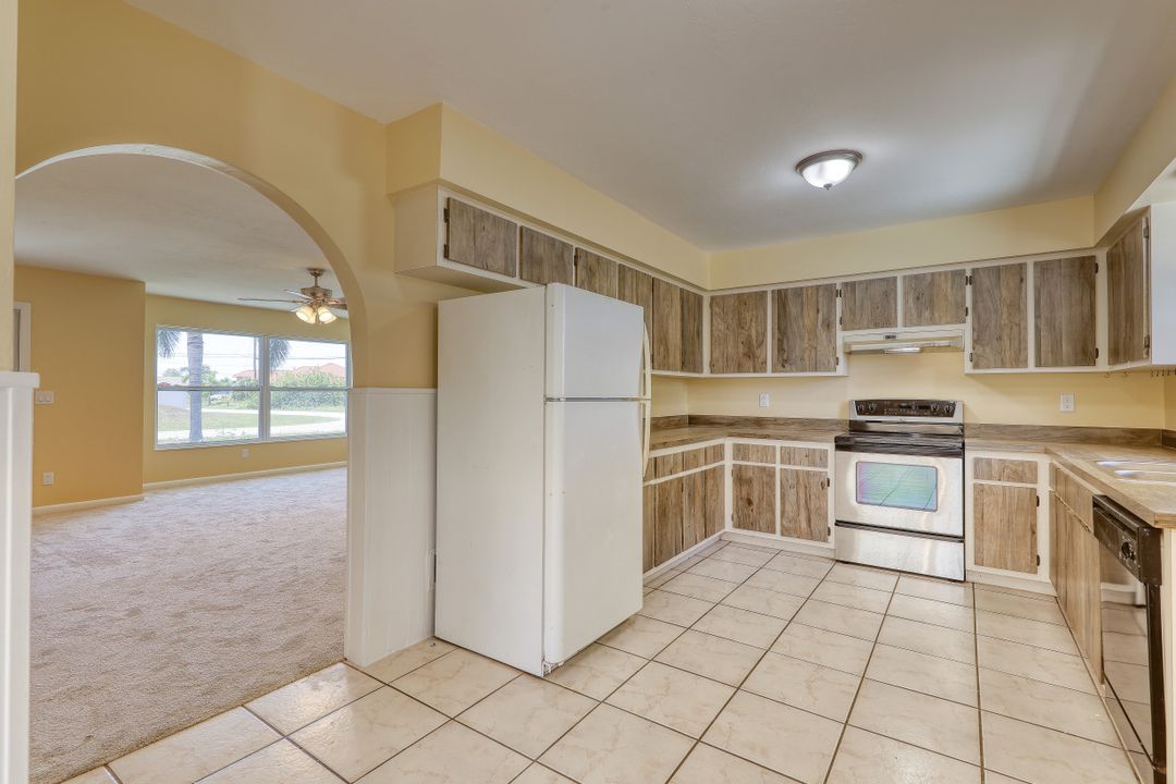 1321 NE 17th St, Cape Coral, FL 33909