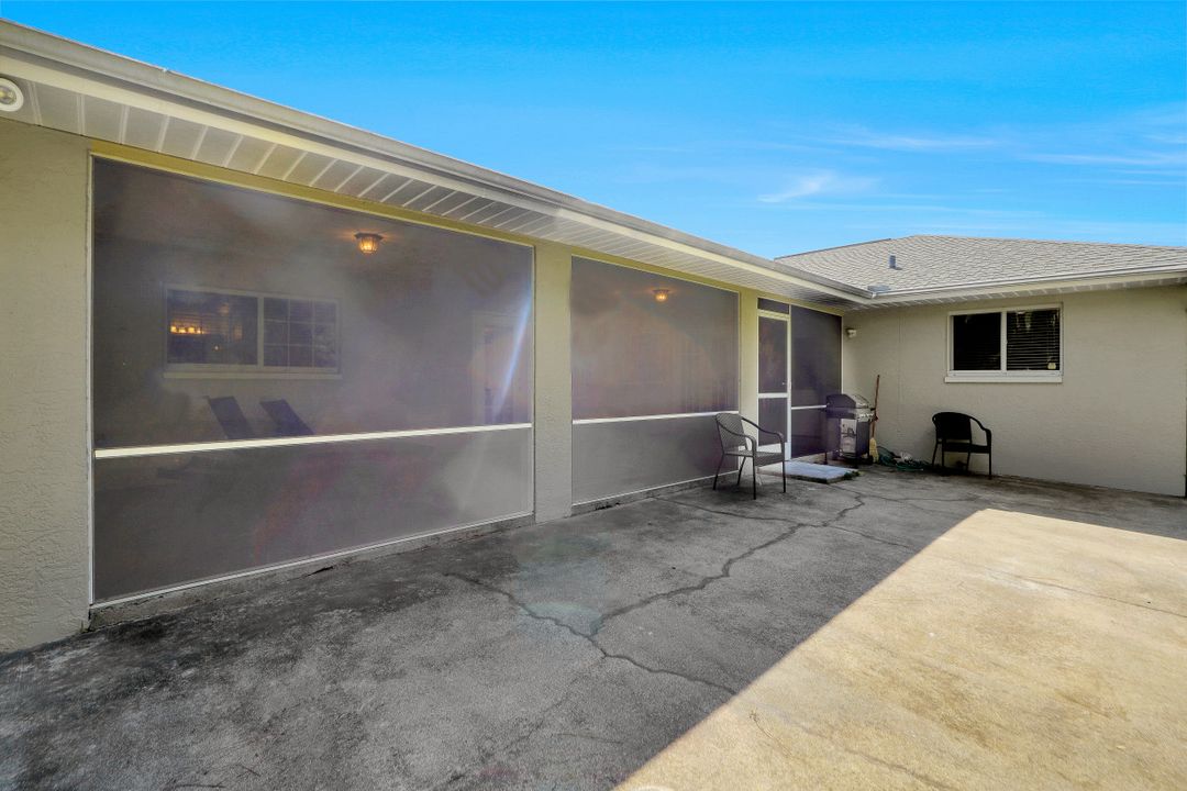 6665 Dabney St, Fort Myers, FL 33966