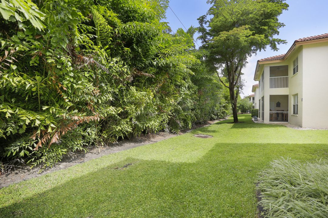 6645 Huntington Lakes Cir #104, Naples, FL 34119