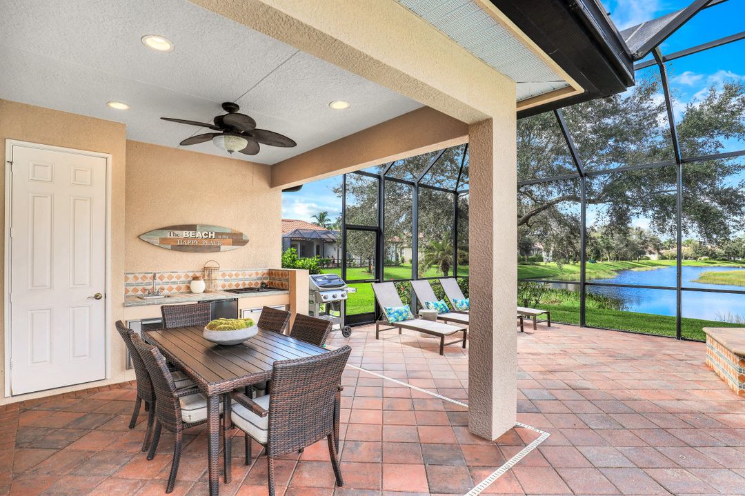 919 Tivoli Ct, Naples, FL 34104