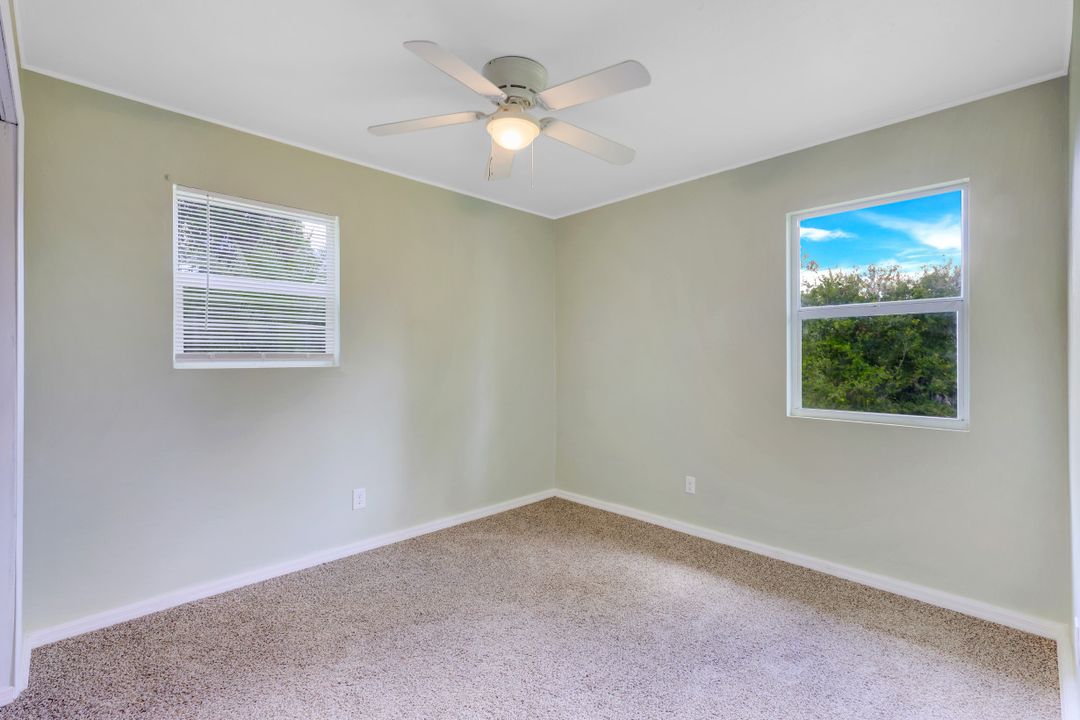 5202 Cypress Ln, Naples, FL 34113