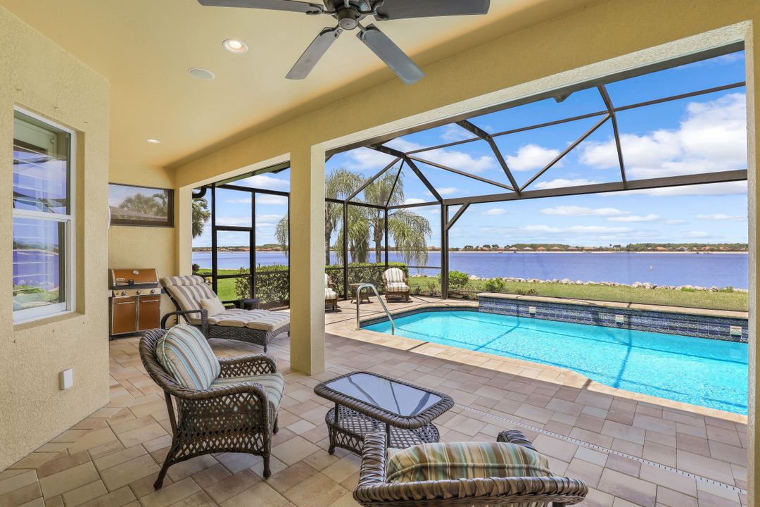 9075 Graphite Cir, Naples, FL 34120