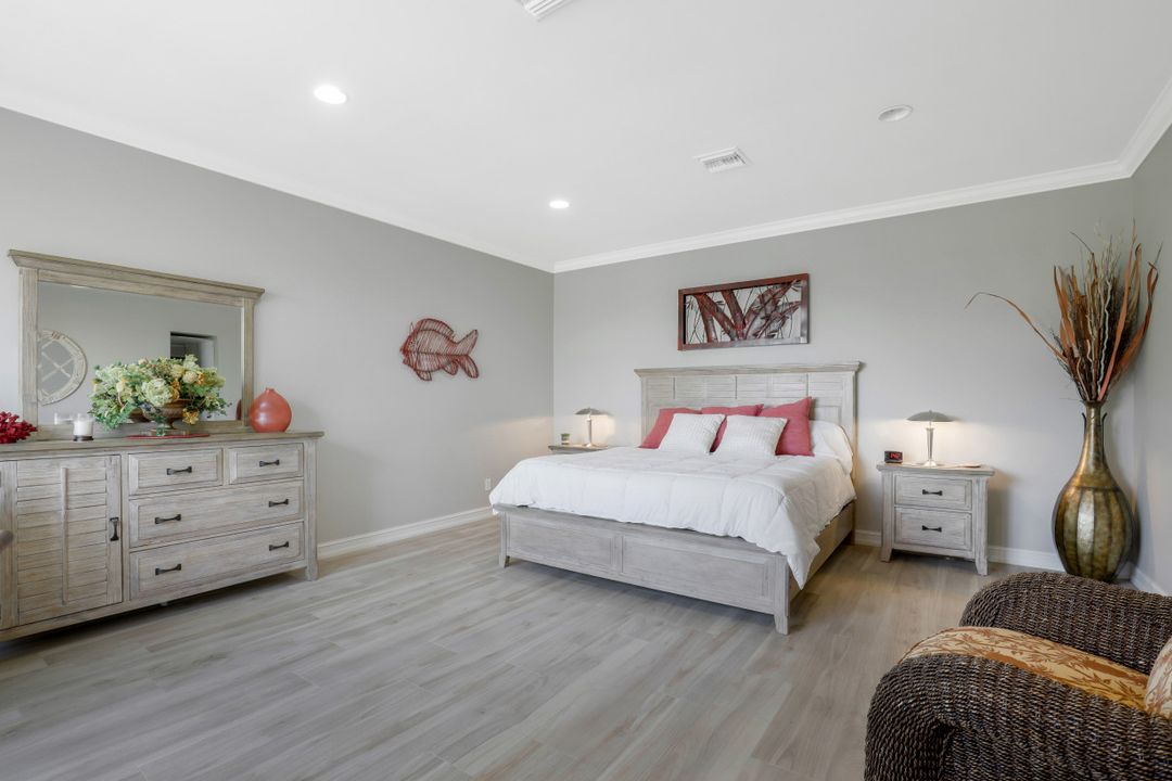 2227 SW 54th Ln, Cape Coral, FL 33914