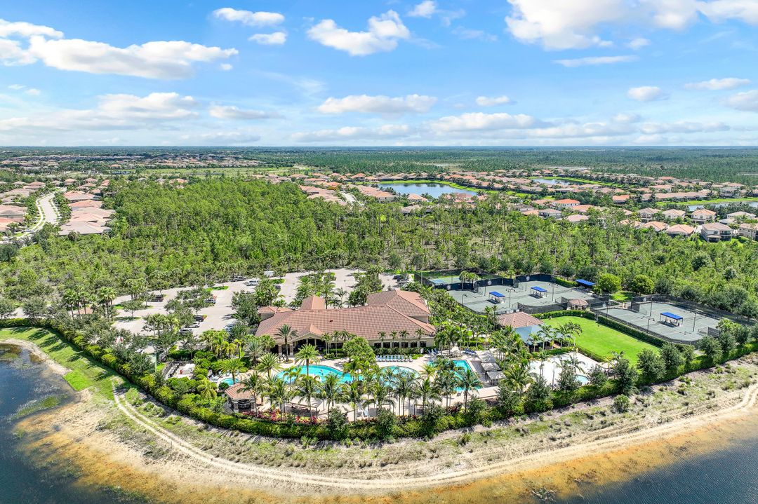 3642 Santaren Ct, Naples, FL 34119