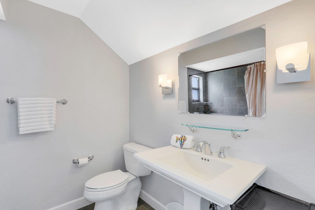 1269 Solana Rd #E-3, Naples, FL 34103