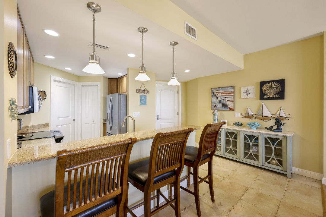 5781 Cape Harbour Dr #605, Cape Coral, FL 33914