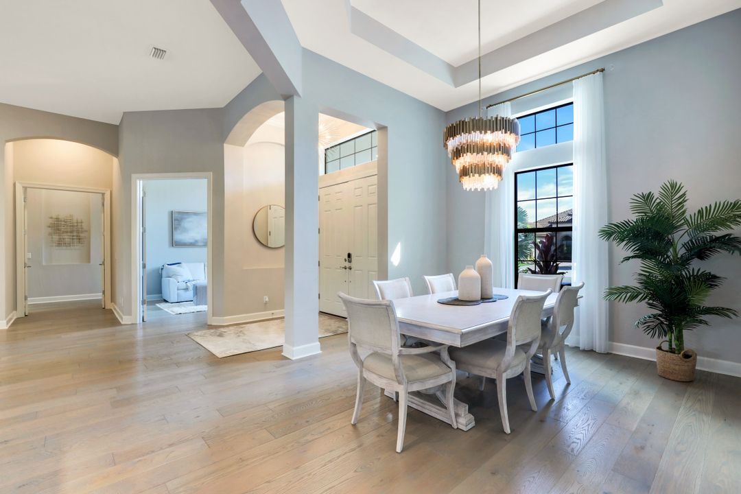 9018 Sorreno Ct, Naples, FL 34119