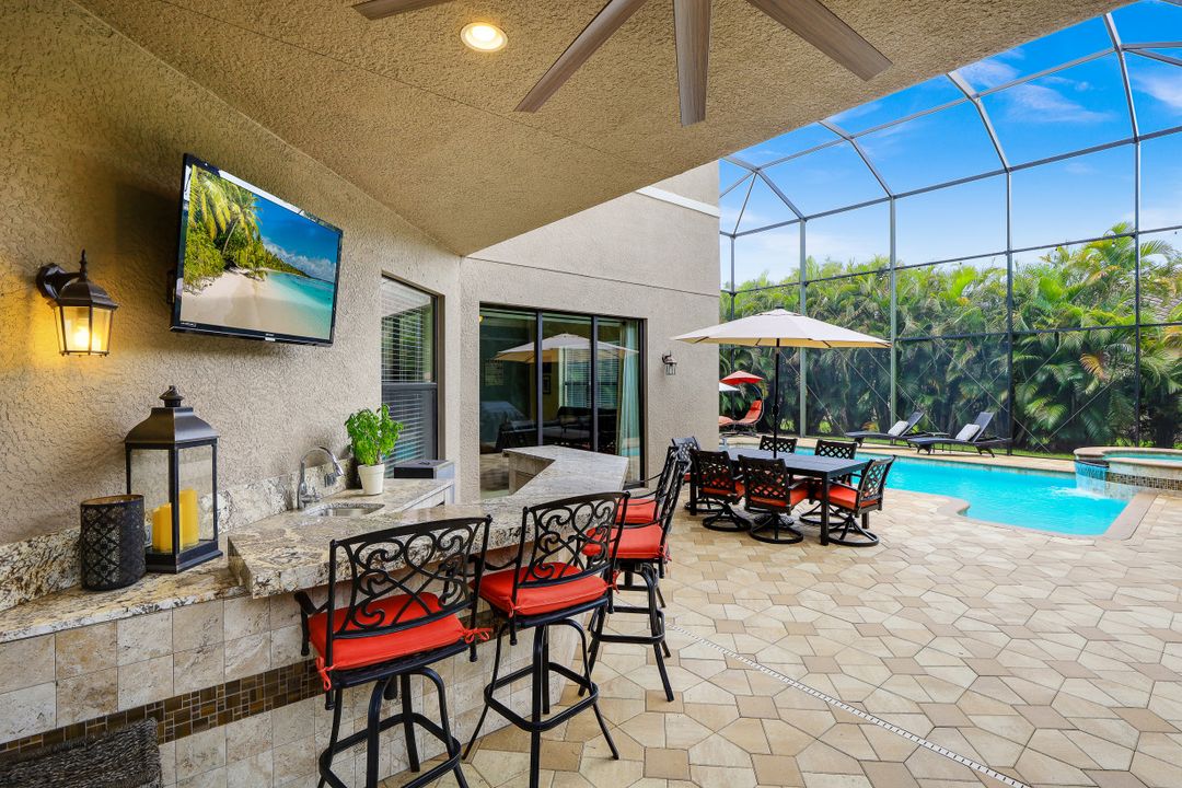 3342 Pacific Dr, Naples, FL 34119