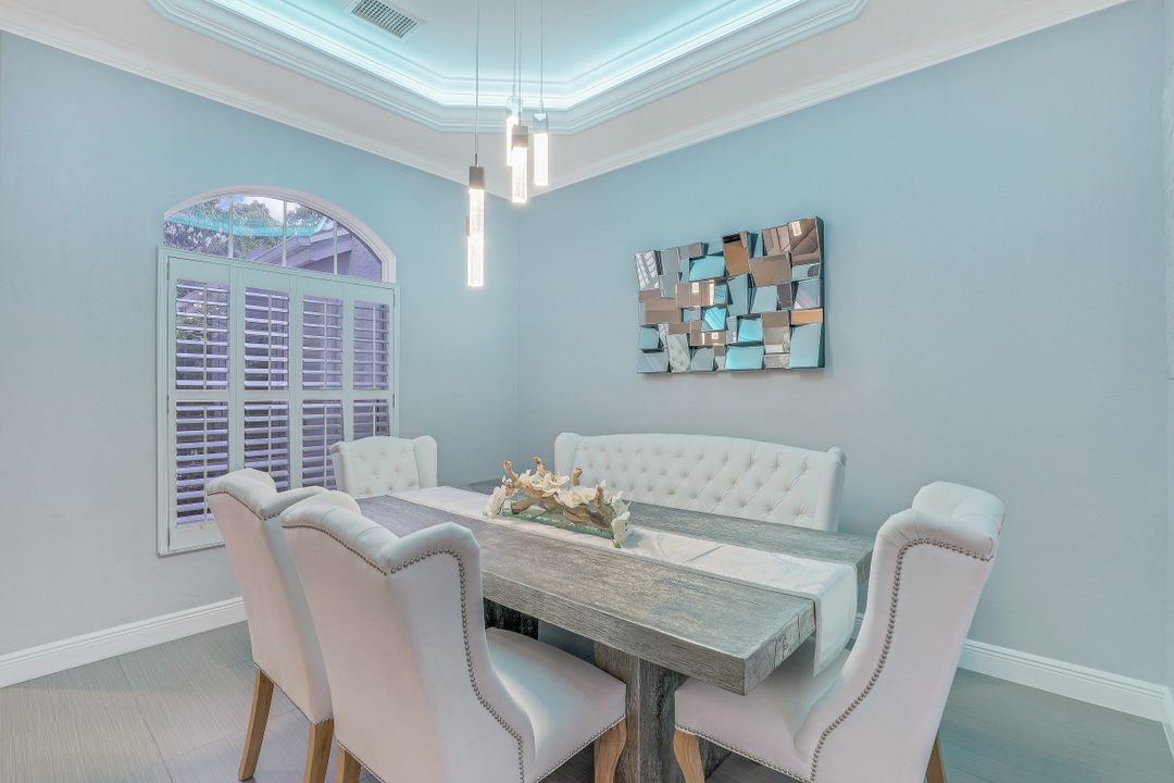 997 Aqua Ln, Fort Myers, FL 33919