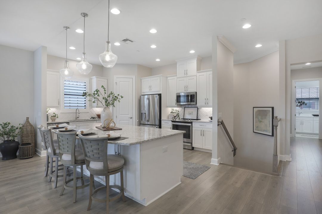 9641 Montelanico Loop #204, Naples, FL 34119