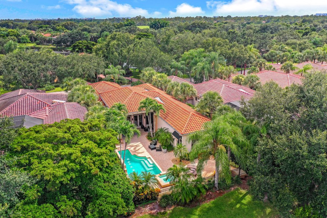 15655 Villoresi Way, Naples, FL 34110