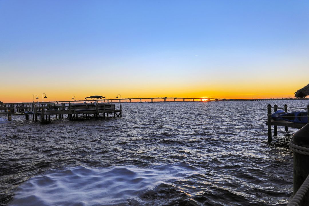 3944 W Riverside Dr, Fort Myers, FL 33901
