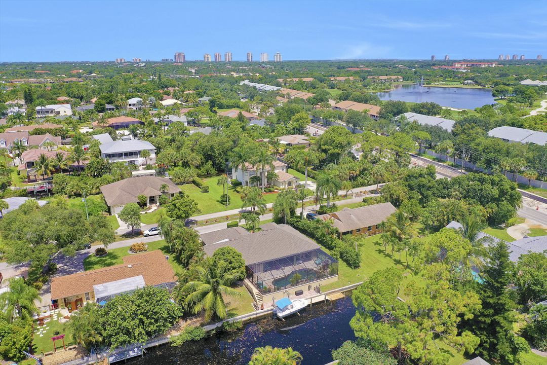 27031 Homewood Dr, Bonita Springs, FL 34135