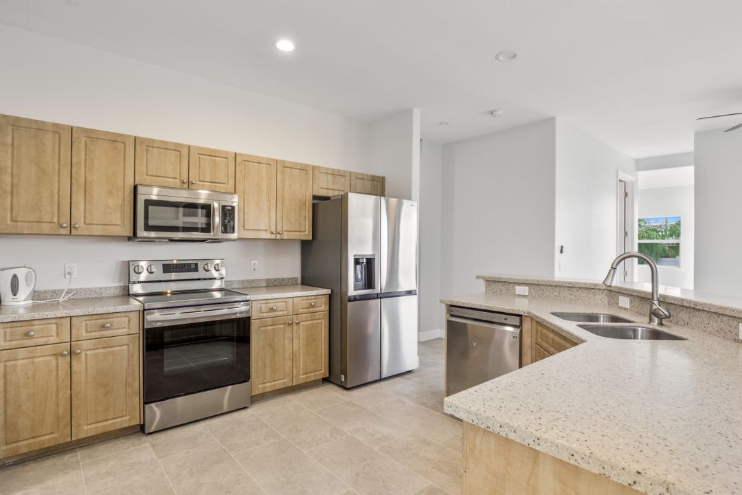 2921 SW 16th Pl, Cape Coral, FL 33914