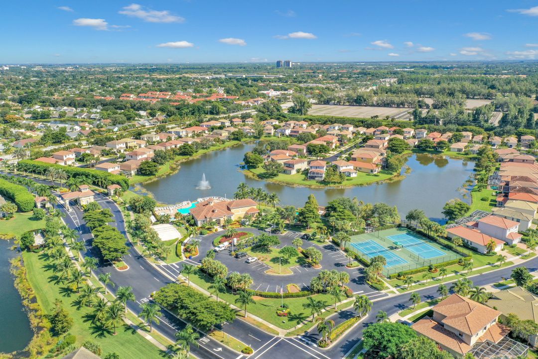 9290 Paseo De Valencia St, Fort Myers, FL 33908
