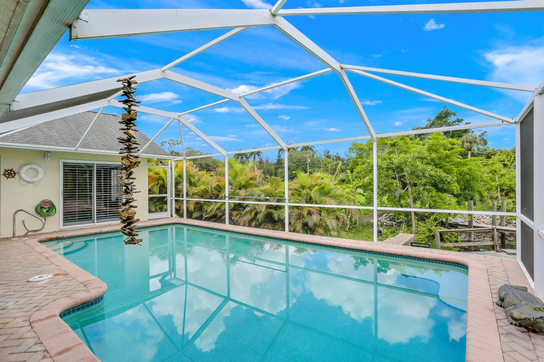 27313 Buccaneer Dr, Bonita Springs, FL 34135