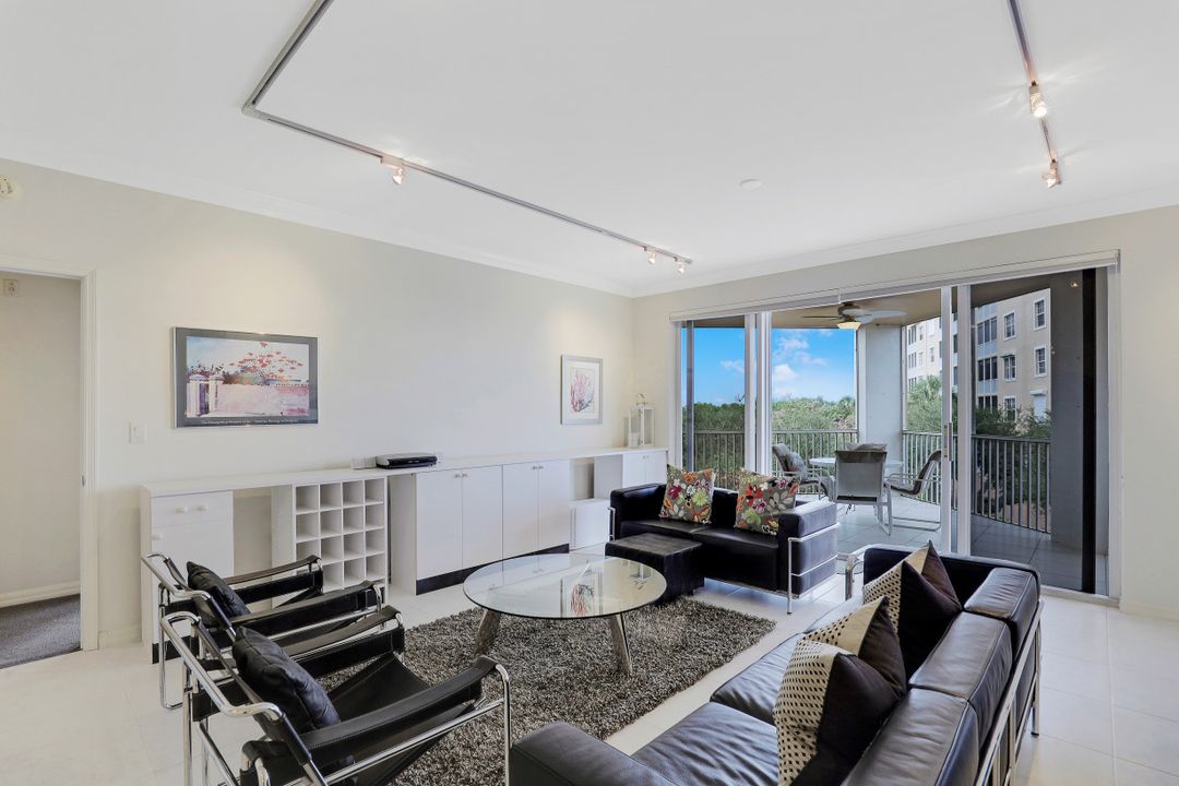 269 Vintage Bay Dr #212, Marco Island, FL 34145