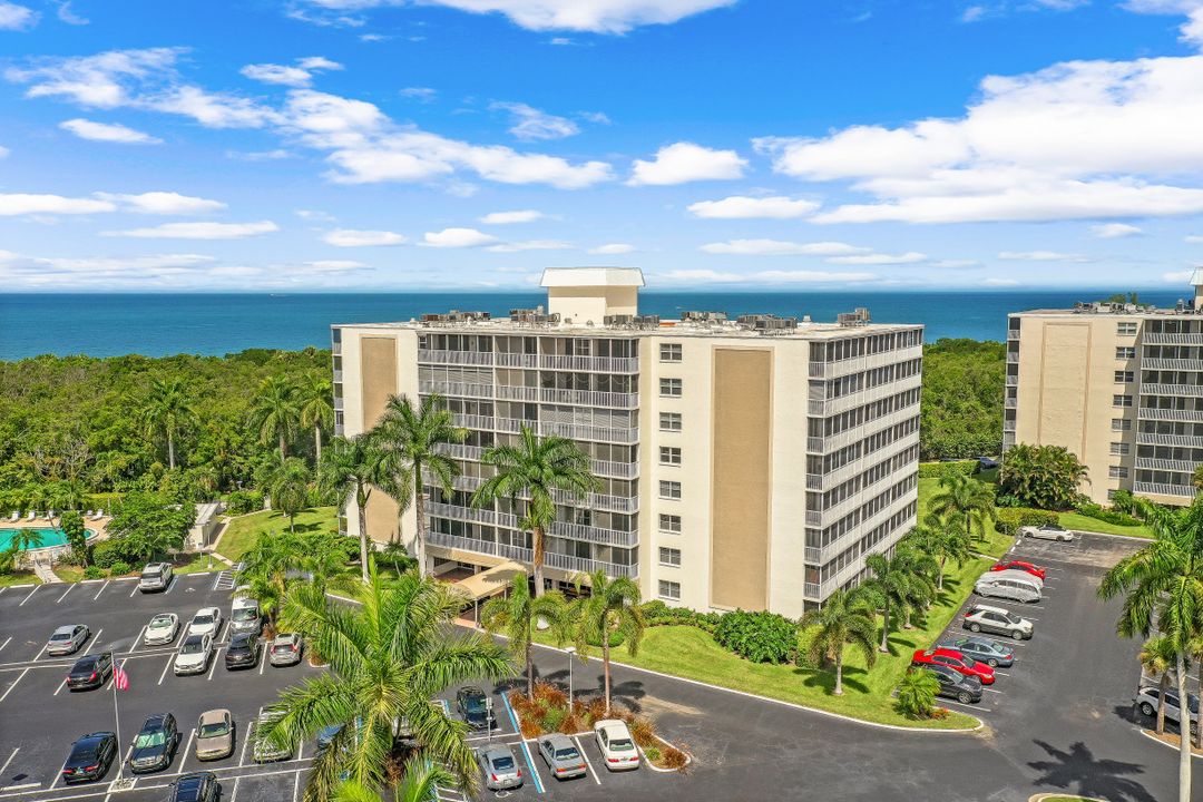 3 Bluebill Ave #512, Naples, FL 34108