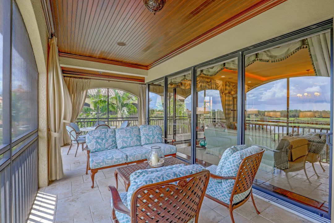 2542 Marquesa Royale Ln #301, Naples, FL 34109