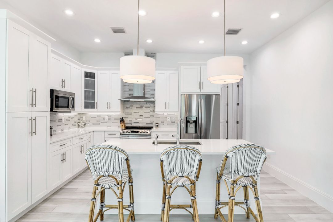 226 Legacy Ct, Naples, FL 34110