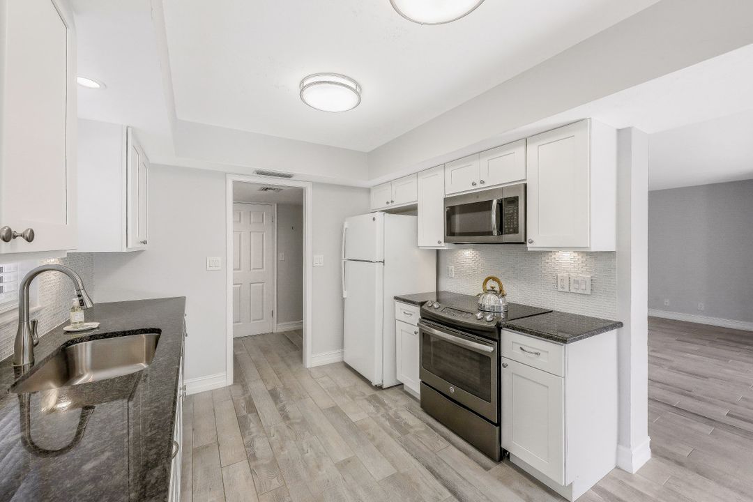 4760 West Blvd #F-102, Naples, FL 34103