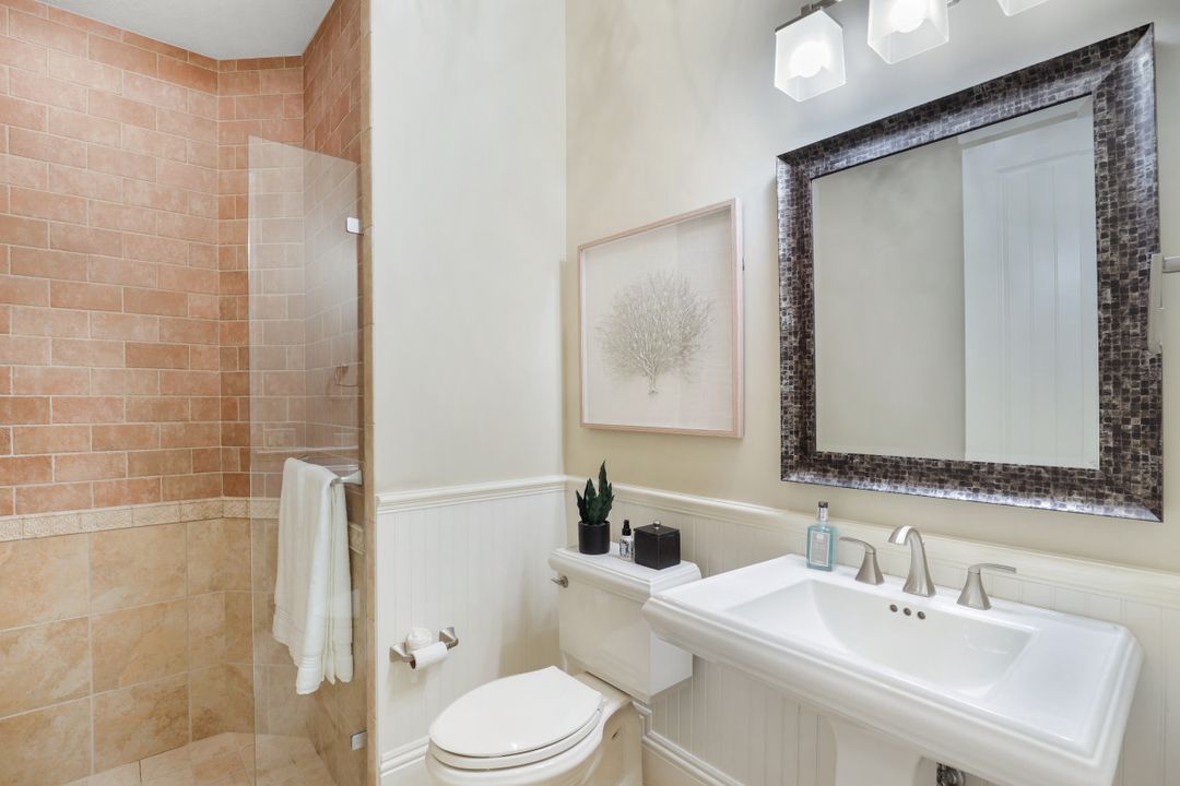 9337 Granite Ct, Naples, FL 34120